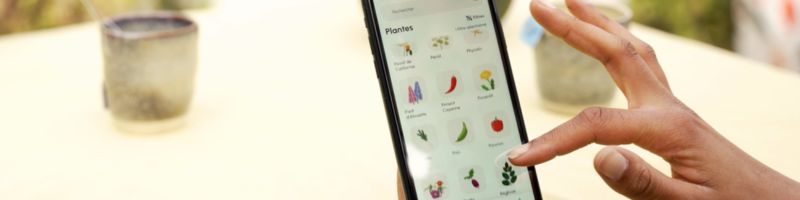 Close up sur une application mobile de jardinage
