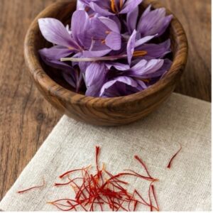 Émondage des stigmates des fleurs de safran