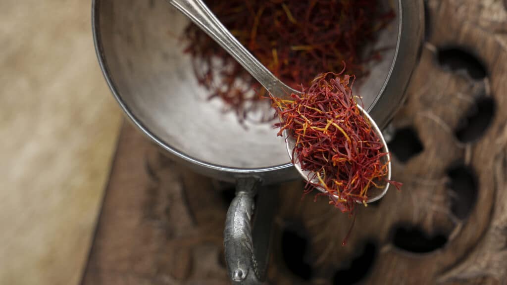 Rendement du safran : combien de bulbes planter au jardin